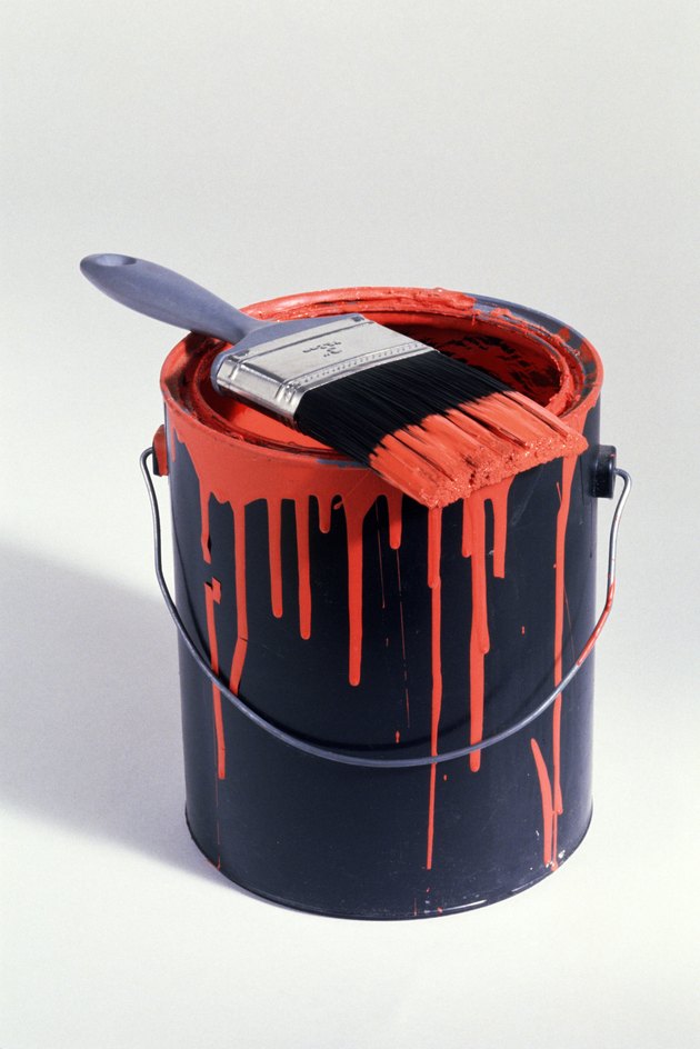 Por que meu interior / exterior semibrilhante está pegajoso?